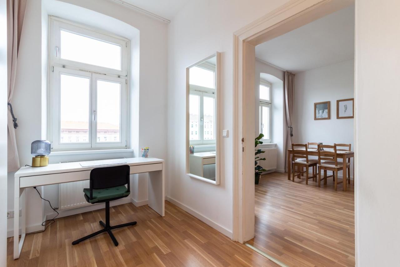 Central Apartment Вена Экстерьер фото