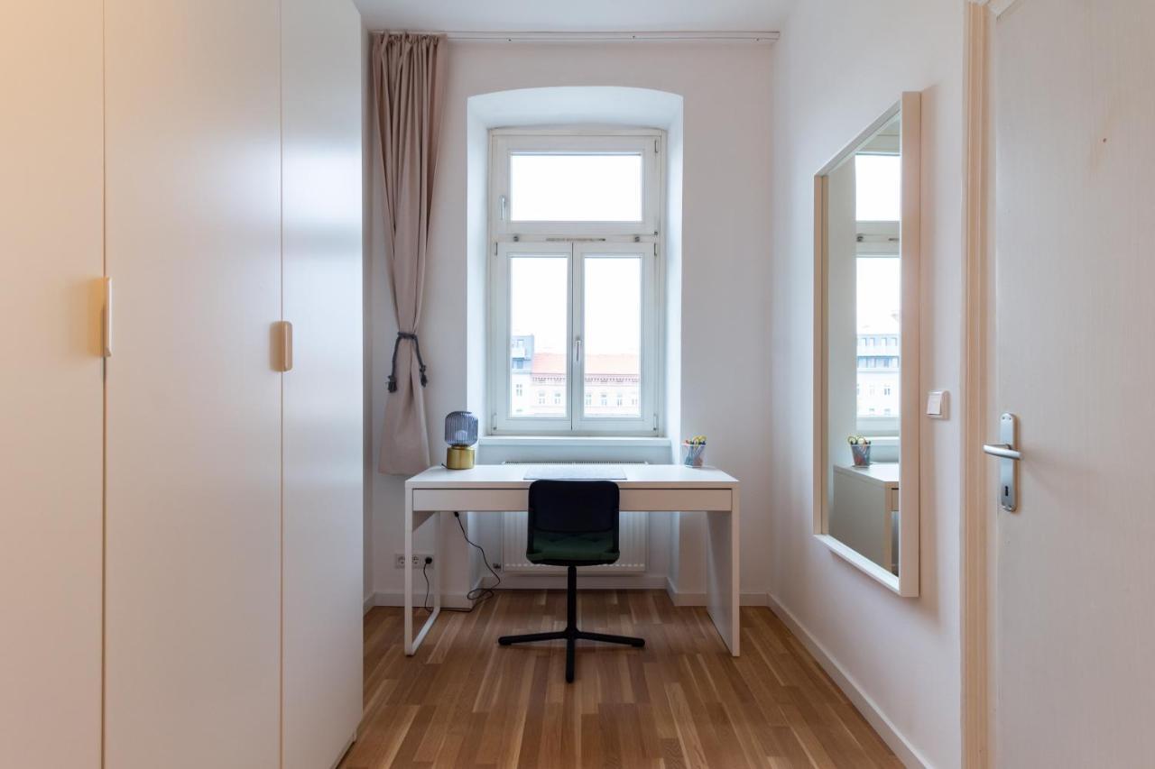 Central Apartment Вена Экстерьер фото