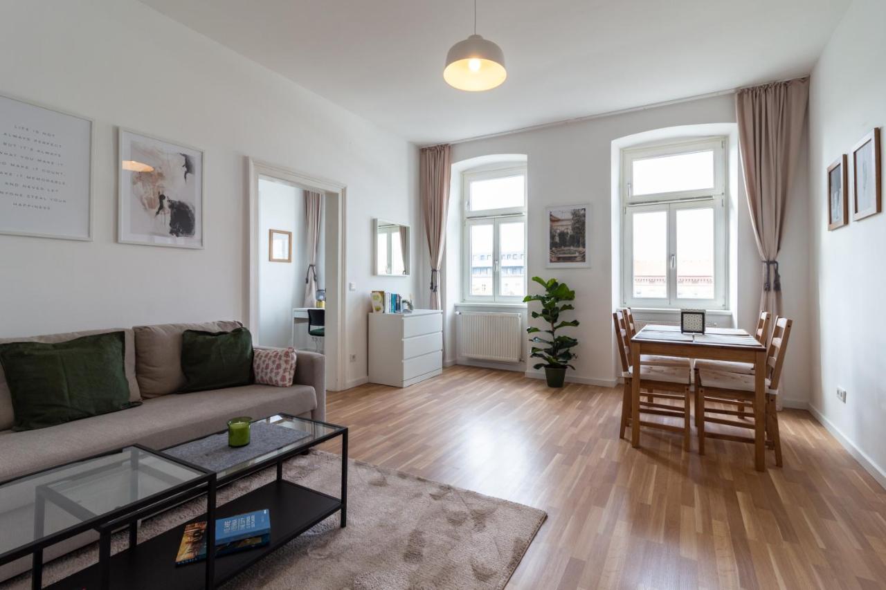 Central Apartment Вена Экстерьер фото