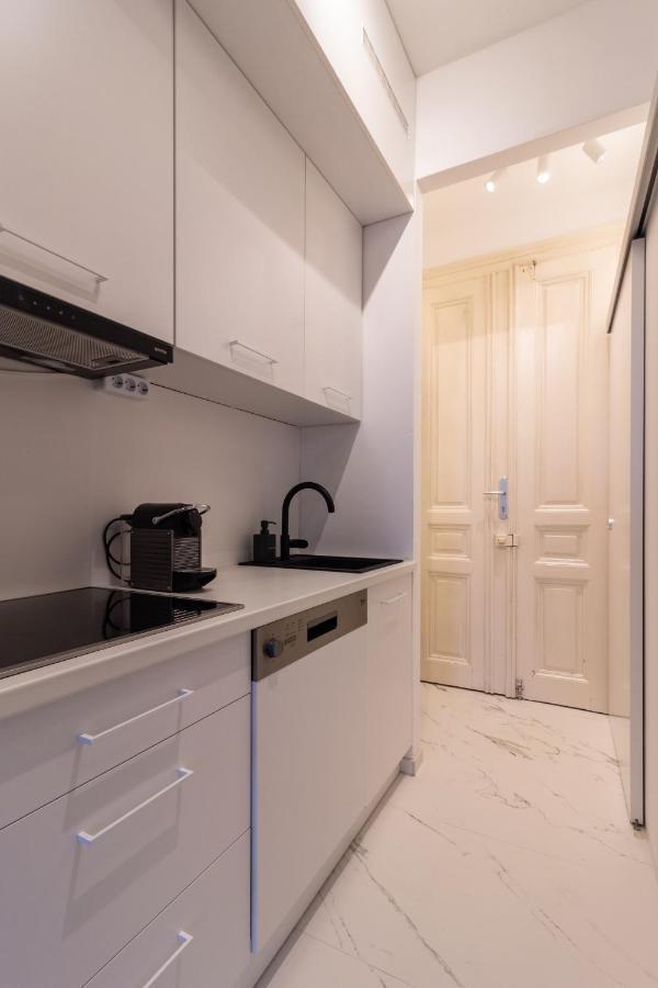 Central Apartment Вена Экстерьер фото